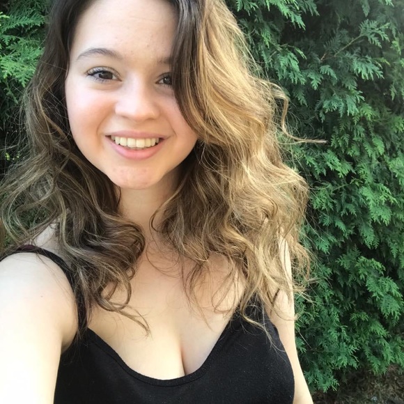 Meet your Posher, Krystele - Picture 1 of 1